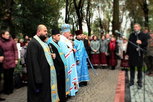 В Івано-Франківську освятили пам’ятник убитому на Майдані Роману Гурику.(ФОТО)